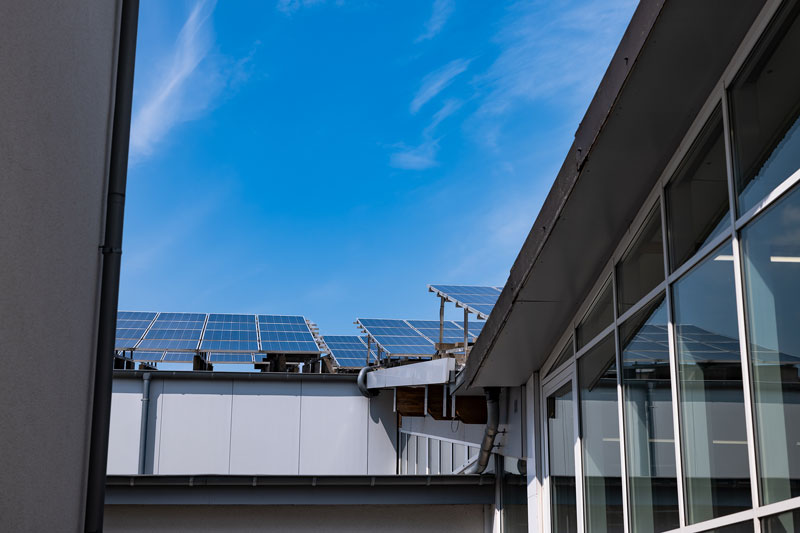 Solaranlage auf dem Dach der Firma Schäfer